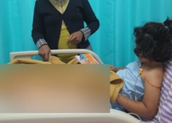 ಮಕ್ಕಳನ್ನ ವಾಕಿಂಗ್ ಕರೆದೊಯ್ಯುವ ಪೋಷಕರೇ ಎಚ್ಚರ | 5 ವರ್ಷದ ಮಗುವಿಗೆ ರಸ್ತೆಯಲ್ಲಿ ಹಾವು ಕಡಿತ