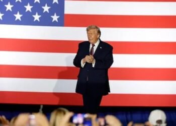 ಅಮೆರಿಕದಲ್ಲಿ ಭಾರತೀಯ ವೃತ್ತಿಪರರ ವಿರುದ್ಧ ಹೆಚ್ಚಿದ ಆಕ್ರೋಶ : ಪ್ರಮುಖ ಕಂಪನಿಗಳಿಗೆ ಟ್ರೋಲ್ ಭೀತಿ