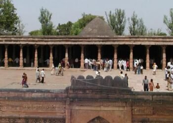 ಭೋಜಶಾಲಾದಲ್ಲಿ ಪೂಜೆ ಮತ್ತು ನಮಾಜ್‌ಗೆ ಸುಪ್ರೀಂ ಕೋರ್ಟ್ ಅನುಮತಿ | ಬಿಗಿ ಪೊಲೀಸ್ ಬಂದೋಬಸ್ತ್