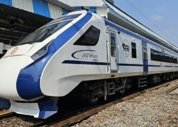 ವಂದೇ ಭಾರತ್ ರೈಲಿಗೆ ಈಗ ಹೆಚ್ಚುವರಿ ಬೋಗಿಗಳ ಸೇರ್ಪಡೆ | ಪ್ರಯಾಣಿಕರಿಗೆ ಸಿಗಲಿದೆ ಹೆಚ್ಚಿನ ಸೀಟು!