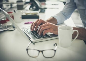 ನಾನ್ ಕನ್ನಡಿಗ HR ಕೆಲಸಕ್ಕೆ ಬೇಕು | ಬೆಂಗಳೂರಿನ ಖಾಸಗಿ ಕಂಪನಿ ವಿರುದ್ಧ ಸಿಡಿದೆದ್ದ ಕನ್ನಡಿಗರು