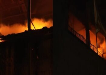 ಹುಬ್ಬಳ್ಳಿ ನಗರದ ಪ್ರತಿಷ್ಠಿತ ಮಾಲ್‌ನಲ್ಲಿ ಅಗ್ನಿ ಅವಘಡ | 60ಕ್ಕೂ ಅಧಿಕ ಅಂಗಡಿಗಳು ಸುಟ್ಟು  ಕರಕಲು