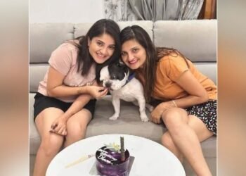 ಬೆಟ್ಟಿಂಗ್ ಆಡಿ ಲಕ್ಷ ಲಕ್ಷ ವಂಚನೆ | ಸ್ವಂತ ತಂಗಿಯ ವಿರುದ್ಧವೇ ಪೊಲೀಸ್‌ ಠಾಣೆ ಮೆಟ್ಟಿಲೇರಿದ ನಟಿ ಕಾರುಣ್ಯಾ ರಾಮ್!