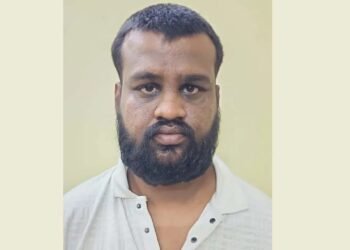 ತಂದೆ-ತಾಯಿ, ಸಹೋದರಿಯ ಬರ್ಬರ ಹತ್ಯೆ | ದೂರು ನೀಡಲು ಹೋಗಿ ಸಿಕ್ಕಿ ಬಿದ್ದ ಭೂಪ!