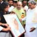 ಬೆಂಗಳೂರು | 23ನೇ ಚಿತ್ರಸಂತೆ ಉದ್ಘಾಟಿಸಿದ ಸಿಎಂಗೆ ಚಿತ್ರ ಬಿಡಿಸಿ ಗಿಫ್ಟ್ ಕೊಟ್ಟ ಕಲಾವಿದರು