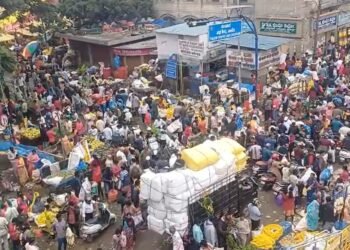 ರಾಜ್ಯದೆಲ್ಲೆಡೆ ಸಂಕ್ರಾಂತಿ ಸಂಭ್ರಮ | ಬೆಂಗಳೂರಿನ ಮಾರುಕಟ್ಟೆಗಳಲ್ಲಿ ಹೆಚ್ಚಿದ ಖರೀದಿ ಭರಾಟೆ!