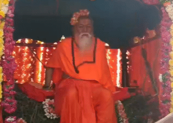 ಮುಳ್ಳು ಗದ್ದುಗೆ ಮೇಲೆ ನರ್ತನ | ರಾಮಲಿಂಗೇಶ್ವರ ಸ್ವಾಮೀಜಿ ಪವಾಡಕ್ಕೆಆಶ್ಚರ್ಯರಾದ ಅಪಾರ ಭಕ್ತಗಣ!