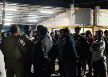 ಚಿಕ್ಕಮಗಳೂರಲ್ಲಿ ಕೋಮು ಘರ್ಷಣೆ | ಹಿಂದೂ ಮನೆ ಮೇಲೆ ನಿರಂತರ ಕಲ್ಲು ತೂರಾಟ