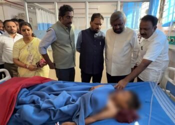 ಬೀದರ್‌ ಅನುಮಾನಾಸ್ಪದ ವಸ್ತು ಸ್ಫೋಟ ಕೇಸ್ – ಆಸ್ಪತ್ರೆಗೆ ಭೇಟಿ ನೀಡಿ ಗಾಯಾಳು ಮಕ್ಕಳ ಆರೋಗ್ಯ ವಿಚಾರಿಸಿದ ಈಶ್ವರ್ ಖಂಡ್ರೆ!