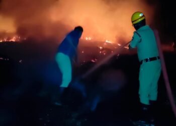 ಸುಮಾರು 25ಕ್ಕಿಂತ ಹೆಚ್ಚು ಲೋಡ್‌ ಅಡಿಕೆ ಸಿಪ್ಪೆಗೆ ಬೆಂ* ಹಚ್ಚಿದ ಕಿಡಿಗೇಡಿಗಳು | ಗ್ರಾಮಸ್ಥರಲ್ಲಿ ಹೆಚ್ಚಿದ ಆತಂಕ