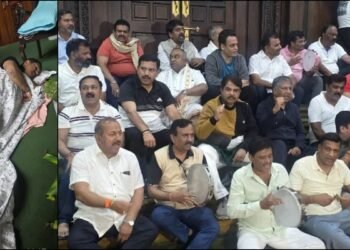 ಅಬಕಾರಿ ಸಚಿವರ ರಾಜೀನಾಮೆಗೆ ಪ್ರತಿಪಕ್ಷ ಪಟ್ಟು | ಅಹೋರಾತ್ರಿ ಧರಣಿ, ಸದನದಲ್ಲಿಯೇ ನಿದ್ರೆ, ಭಜನೆ!