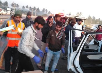 ಹೊಸಕೋಟೆ-ದಾಬಸ್ ಪೇಟೆ ರಾಷ್ಟ್ರೀಯ ಹೆದ್ದಾರಿಯಲ್ಲಿ ಸರಣಿ ಅಪಘಾತ | 7 ಮಂದಿ ಸ್ಥಳದಲ್ಲೇ ಸಾವು