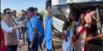 ಹಂಪಿ ಉತ್ಸವದಲ್ಲಿ ಸರ್ಕಾರಿ ಶಾಲಾ ಮಕ್ಕಳಿಗೆ ‘ಸರ್ಪ್ರೈಸ್’.. ಸ್ವಂತ ಖರ್ಚಿನಲ್ಲಿ ಹೆಲಿಕಾಪ್ಟರ್ ರೈಡ್ ಮಾಡಿಸಿದ ಸಚಿವ ಜಮೀರ್!