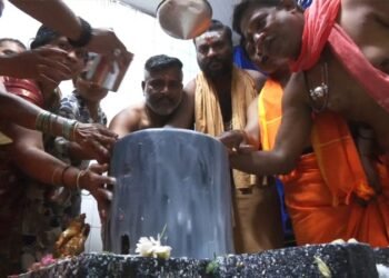 ನಾಡಿನಾದ್ಯಂತ ಮಹಾಶಿವರಾತ್ರಿ ಸಂಭ್ರಮ | ರಾಯಚೂರಿನ ದೇವಾಲಯಗಳಲ್ಲಿ ಶಿವನಿಗೆ ವಿಶೇಷ ಪೂಜೆ