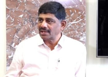 ಕಾಂಗ್ರೆಸಿಗರು ನಿಯತ್ತಿನ ನಾಯಿಗಳು, ಅವು ಯಜಮಾನನ ಋಣ ತೀರಿಸುತ್ತೆ | ಡಿ.ಕೆ ಸುರೇಶ್