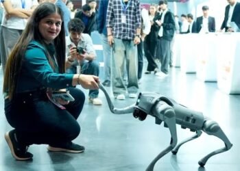 AI ಶೃಂಗದಲ್ಲಿ ಚೀನಾ ನಿರ್ಮಿತ ರೋಬೋ ಡಾಗ್ ಪ್ರದರ್ಶನ | ಗಲ್ಗೋಟಿಯಾಸ್ ವಿಶ್ವವಿದ್ಯಾಲಯಕ್ಕೆ ಗೇಟ್‌ಪಾಸ್!