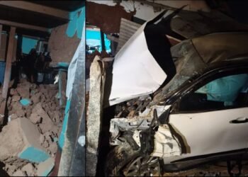 ರಸ್ತೆ ಬದಿ ಮನೆಗೆ ನುಗ್ಗಿದ ಫಾರ್ಚುನರ್ | ಐವರಿಗೆ ಗಾಯ