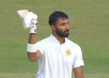 ರಣಜಿ ಸೆಮಿಫೈನಲ್‌ನಲ್ಲಿ ದೇವದತ್ ಪಡಿಕ್ಕಲ್​ಗೆ ಗಾಯ | ಐಪಿಎಲ್‌ಗೂ ಮುನ್ನ ಆರ್‌ಸಿಬಿ ಪಾಳಯದಲ್ಲಿ ಆತಂಕ!