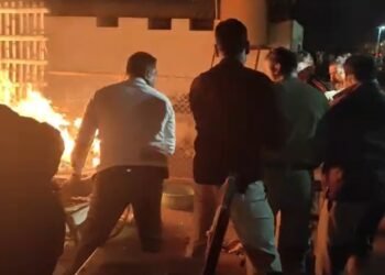 ತಳ್ಳುವ ಗಾಡಿಗೆ ಬೆಂಕಿ ಹಚ್ಚಿದ ದುರುಳರು