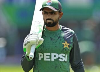 ಬಾಬರ್ ಅಜಮ್‌ಗೆ ವಿಶ್ರಾಂತಿ ನೀಡಿ | ಕಳಪೆ ಫಾರ್ಮ್‌ನಲ್ಲಿದ್ದರೂ ಪಾಕ್‌ ತಂಡದಲ್ಲಿ ಗೊಂದಲ ಏಕೆ?