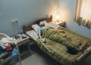 ನಿದ್ದೆಯ ಭಂಗಿ ಗುರುತಿಸಿ ಫ್ಯಾನ್ ವೇಗ ನಿಯಂತ್ರಿಸುವ AI ಸಾಧನ | ಬೆಂಗಳೂರು ಟೆಕ್ಕಿಯ ಅದ್ಭುತ ಆವಿಷ್ಕಾರ!