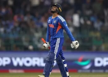 ಸತತ ಮೂರು ಶೂನ್ಯ ಸುತ್ತಿದ ಅಭಿಷೇಕ್ ಶರ್ಮಾ | ಯುವ ಆಟಗಾರನ ಬೆಂಬಲಕ್ಕೆ ನಿಂತ ಮಾಜಿ ಆಯ್ಕೆಗಾರ