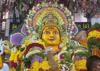 ಶಿವಮೊಗ್ಗದ ಕೋಟೆ ಶ್ರೀ ಮಾರಿಕಾಂಬಾ ಜಾತ್ರಾ ಮಹೋತ್ಸವಕ್ಕೆ ಅದ್ಧೂರಿ ಚಾಲನೆ.. ಹರಿದು ಬಂದ ಭಕ್ತ ಸಾಗರ