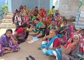 ಮದ್ಯದಂಗಡಿ ಬಂದ್ಗೆ ಆಗ್ರಹಿಸಿ ಮಹಿಳೆಯರ ಪ್ರತಿಭಟನೆ!