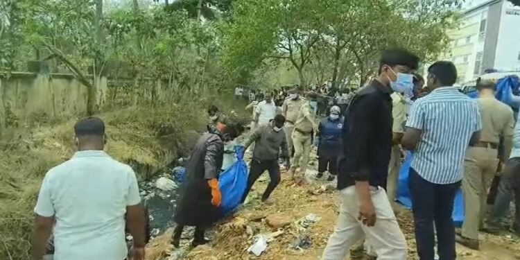 ಚರಂಡಿಯಲ್ಲಿ ಕತ್ತು ಕೊ* ಸುಟ್ಟು ಹಾಕಿದ ಸ್ಥಿತಿಯಲ್ಲಿ ಮಹಿಳೆಯ ಶವ ಪತ್ತೆ!