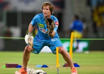 LSG ಫೀಲ್ಡಿಂಗ್ ಕೋಚ್ ಹುದ್ದೆಯಿಂದ ಜಾಂಟಿ ರೋಡ್ಸ್ ಔಟ್ | ಭಾರತದ ಅಭಯ್ ಶರ್ಮಗೆ ಲಕ್ನೋ ಮಣೆ