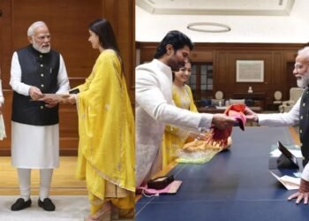 ಪ್ರಧಾನಿ ಮೋದಿಯನ್ನು ಭೇಟಿಯಾದ ರಶ್ಮಿಕಾ-ವಿಜಯ್.. ರಿಸೆಪ್ಶನ್ಗೆ ಆಹ್ವಾನ!