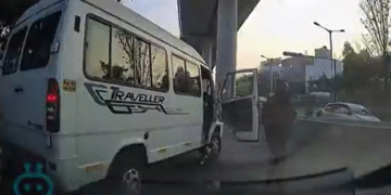 ಬೆಂಗಳೂರಲ್ಲಿ ಮುಂದುವರಿದ ರೋಡ್ ರೇಜ್ | ವೈದ್ಯನಿಗೆ ಧಮ್ಕಿ ಹಾಕಿದ ಟಿಟಿ ಚಾಲಕ