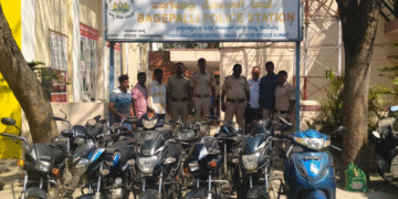 ಚಿಕ್ಕಬಳ್ಳಾಪುರದಲ್ಲಿ ಅಂತರಾಜ್ಯ ಬೈಕ್ ಕಳ್ಳನ‌ ಬಂಧನ | 13 ಬೈಕ್‌ಗಳು ವಶ