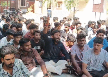 ಬಳ್ಳಾರಿಯಲ್ಲಿ ಡಿಪ್ಲೋಮಾ ವಿದ್ಯಾರ್ಥಿ ಸೂಸೈಡ್‌ | ಆಡಳಿತ ಮಂಡಳಿ ವಿರುದ್ಧ ಸಿಡಿದೆದ್ದ ಸ್ಟೂಡೆಂಟ್ಸ್‌