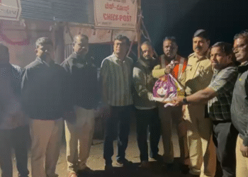 ಬಾಗಲಕೋಟೆ ಉಪಚುನಾವಣೆ ನೀತಿ ಸಂಹಿತೆ ಉಲ್ಲಂಘನೆ : ಕಾರಿನಲ್ಲಿ ಸಾಗಿಸುತ್ತಿದ್ದ ಅಪಾರ ಪ್ರಮಾಣದ ಹಣ ಜಪ್ತಿ