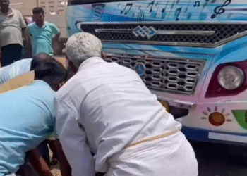 ಸಾವಿನ ದವಡೆಯಿಂದ ಬೈಕ್ ಸವಾರರು ಜಸ್ಟ್‌ ಮಿಸ್‌..!