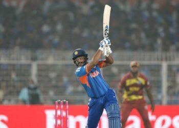 ಸಂಜು ಬೆಂಕಿ ಆಟ, 5 ವಿಕೆಟ್ಗಳ ರೋಚಕ ಜಯ | ಸೆಮಿ ಫೈನಲ್ ತಲುಪಿದ ಟೀಂ ಇಂಡಿಯಾ