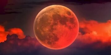 ಇಂದು ವರ್ಷದ ಮೊದಲ ರಕ್ತ ಚಂದ್ರಗ್ರಹಣ | ಬೆಂಗಳೂರಿನ ವಿವಿಧ ದೇವಾಲಯಗಳಲ್ಲಿ ವಿಶೇಷ ಪೂಜೆ-ಪುನಸ್ಕಾರ