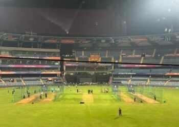 ವಾಂಖೆಡೆ ಸೆಮಿಫೈನಲ್ : ಇಬ್ಬನಿ ಆತಂಕದ ನಡುವೆ ತಂತ್ರಗಾರಿಕೆಯ ಸಮರ ; ಟಾಸ್ ನಿರ್ಣಾಯಕ!