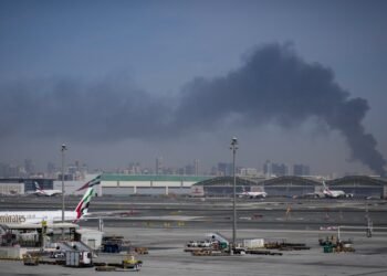 ದುಬೈ ವಿಮಾನ ನಿಲ್ದಾಣದ ಮೇಲೆ ಇರಾನ್ ಬ್ಯಾಲಿಸ್ಟಿಕ್ ಕ್ಷಿಪಣಿ ದಾಳಿ? ವದಂತಿಗಳಿಗೆ ತೆರೆ ಎಳೆದ UAE ಸರ್ಕಾರ!