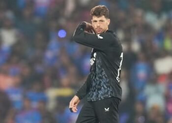 ಟಿ20 ವಿಶ್ವಕಪ್ ಫೈನಲ್ : ನಾವಿಲ್ಲಿ ಒಂಟಿಯಾಗಿದ್ದೇವೆ, ನಮಗಾಗಿ ಎಚ್ಚರವಾಗಿ ; ಕಿವೀಸ್ ಅಭಿಮಾನಿಗಳಿಗೆ ನಾಯಕ ಸ್ಯಾಂಟ್ನರ್ ಭಾವುಕ ಕರೆ