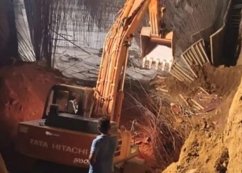 ನಿರ್ಮಾಣ ಹಂತದ ಕಟ್ಟಡದ ಗೋಡೆ ಕುಸಿದು 7 ಕಾರ್ಮಿಕರು ಸಾವು.. ನಾಲ್ವರಿಗೆ ಗಾಯ!