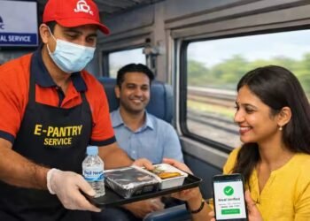 ದೇಶಾದ್ಯಂತ LPG ಕೊರತೆ.. ರೈಲುಗಳಲ್ಲೂ ಇನ್ಮುಂದೆ ಬಿಸಿ ಬಿಸಿ ಊಟ ಸಿಗಲ್ಲ!?