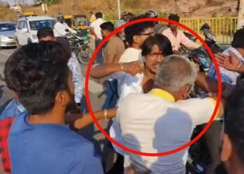 ಕ್ಯಾಂಟರ್ ಚಾಲಕನಿಗೆ ಹಿಗ್ಗಾಮುಗ್ಗಾ ಥಳಿಸಿದ ಸಾರ್ವಜನಿಕರು.. ಆತ ಮಾಡಿದ ತಪ್ಪೇನು?