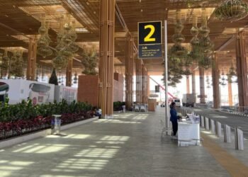 ಯುದ್ಧದ ಕಾರ್ಮೋಡ.. ಬೆಂಗಳೂರಿನಿಂದ ಗಲ್ಫ್ ಪ್ರವಾಸಕ್ಕೂ ಹೊಡೆತ!