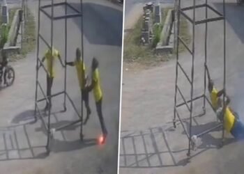 ಕಬ್ಬಿಣದ ಸ್ಟ್ಯಾಂಡ್ ಹಿಡಿದು ಹೋಗುತ್ತಿದ್ದವರಿಗೆ ವಿದ್ಯುತ್ ಶಾಕ್.. ಇಬ್ಬರು ದುರ್ಮರಣ!