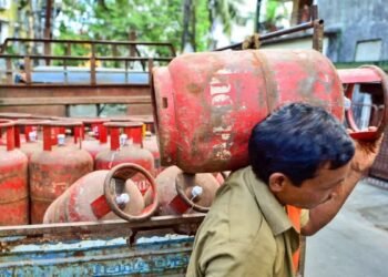 LPG ಸಿಲಿಂಡರ್​ ಕೊರತೆ – ಮಹತ್ವದ ಹೇಳಿಕೆ ರಿಲೀಸ್‌ ಮಾಡಿದ ಪೆಟ್ರೋಲಿಯಂ ಸಚಿವಾಲಯ!