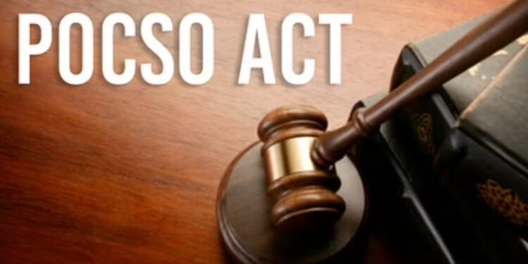 ಅಪ್ರಾಪ್ತ ಮಗಳನ್ನು ವೇಶ್ಯಾವಾಟಿಕೆಗೆ ದೂಡಿದ ತಾಯಿ.. ಮಲತಂದೆ ಸೇರಿ ಮೂವರು ಅರೆಸ್ಟ್‌..!