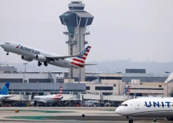 ವಿಚಿತ್ರ ವಾಸನೆ : ಅಮೆರಿಕದ 4 ಪ್ರಮುಖ ವಿಮಾನ ನಿಲ್ದಾಣಗಳಲ್ಲಿ ದಿಢೀರ್ ಹಾರಾಟ ಸ್ಥಗಿತ