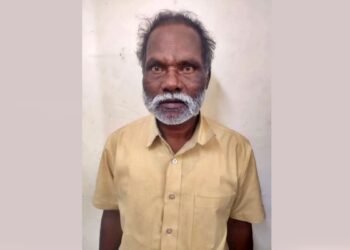 ಗಿಳಿಶಾಸ್ತ್ರ ಹೇಳಿ ಐಟಿ ಅಧಿಕಾರಿಗೆ 35 ಲಕ್ಷ ರೂ. ವಂಚಿಸಿದವನ ಬಂಧನ!